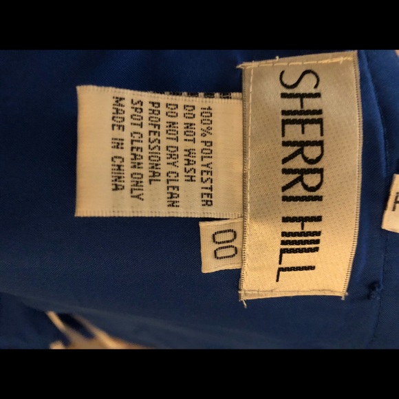 Sherri hill figure flattering gown - Picture 2 of 3